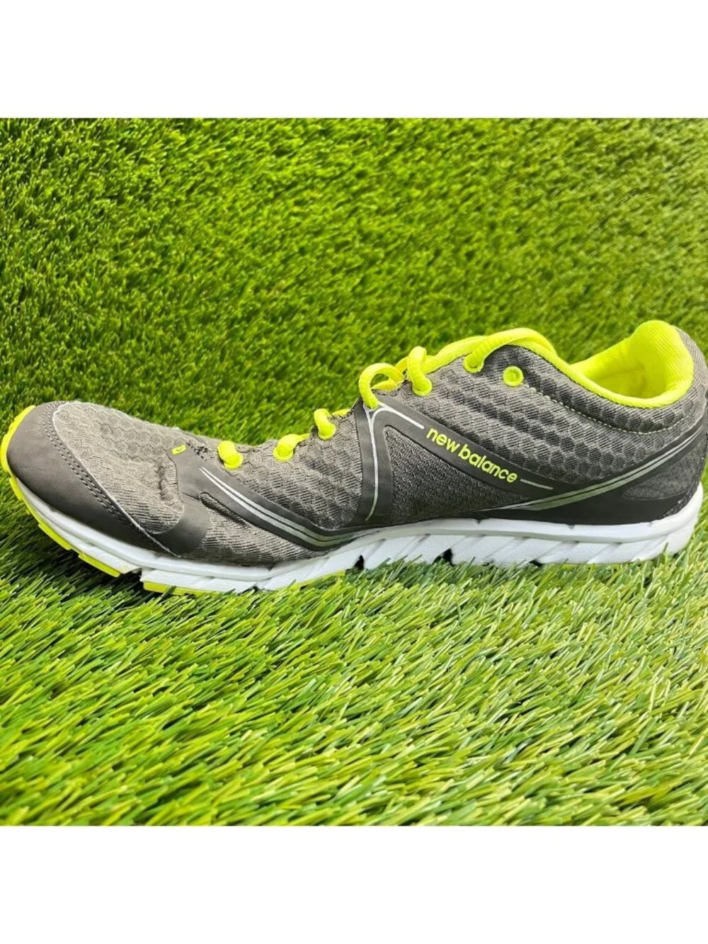 New Balance 730 V2 Mens Size 10.5 Gray Yellow Athletic Running Shoes Sneakers